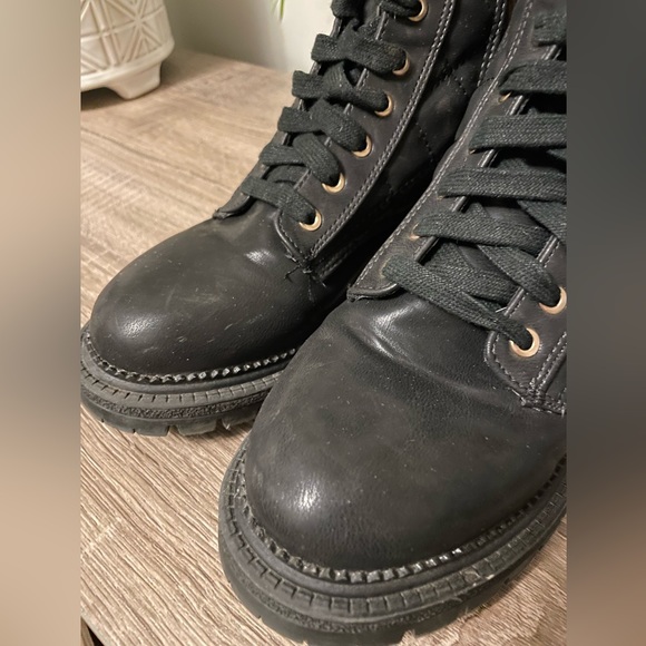 Bebe Dorienne-B Stud Quilted Boots Women’s Size 7 - Picture 5 of 8